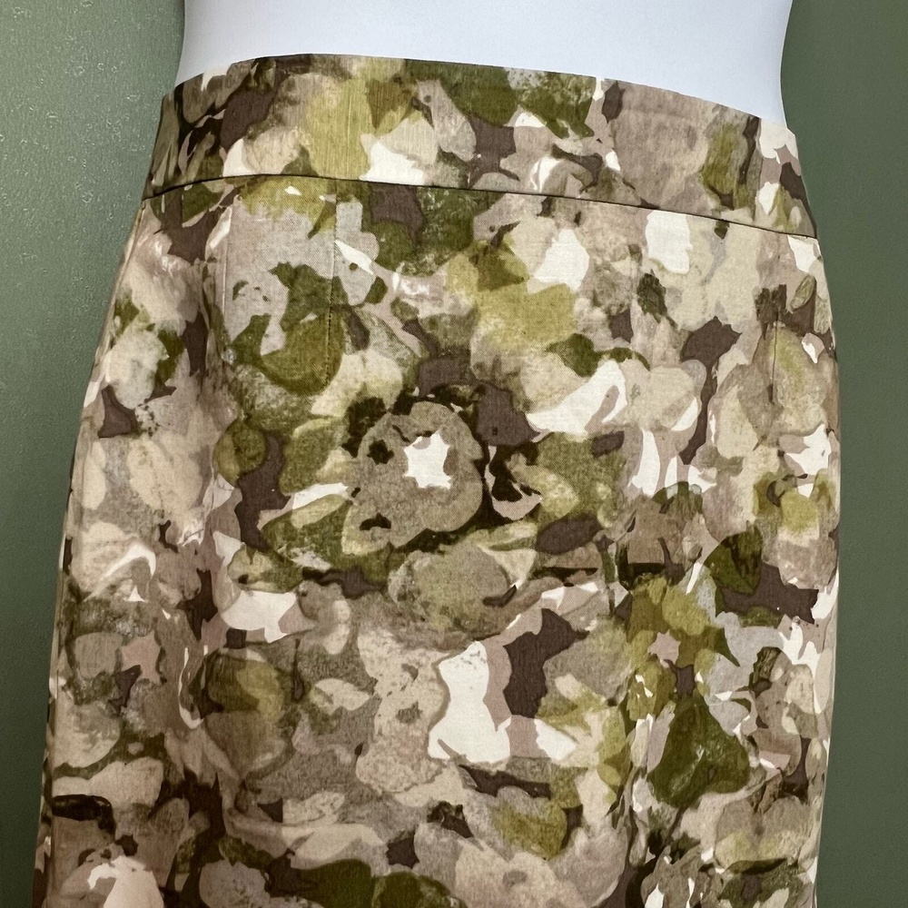 Banana Republic Beautiful Taupe Floral Skirt Knee Length Size 10P Linen Blend - Picture 3 of 10